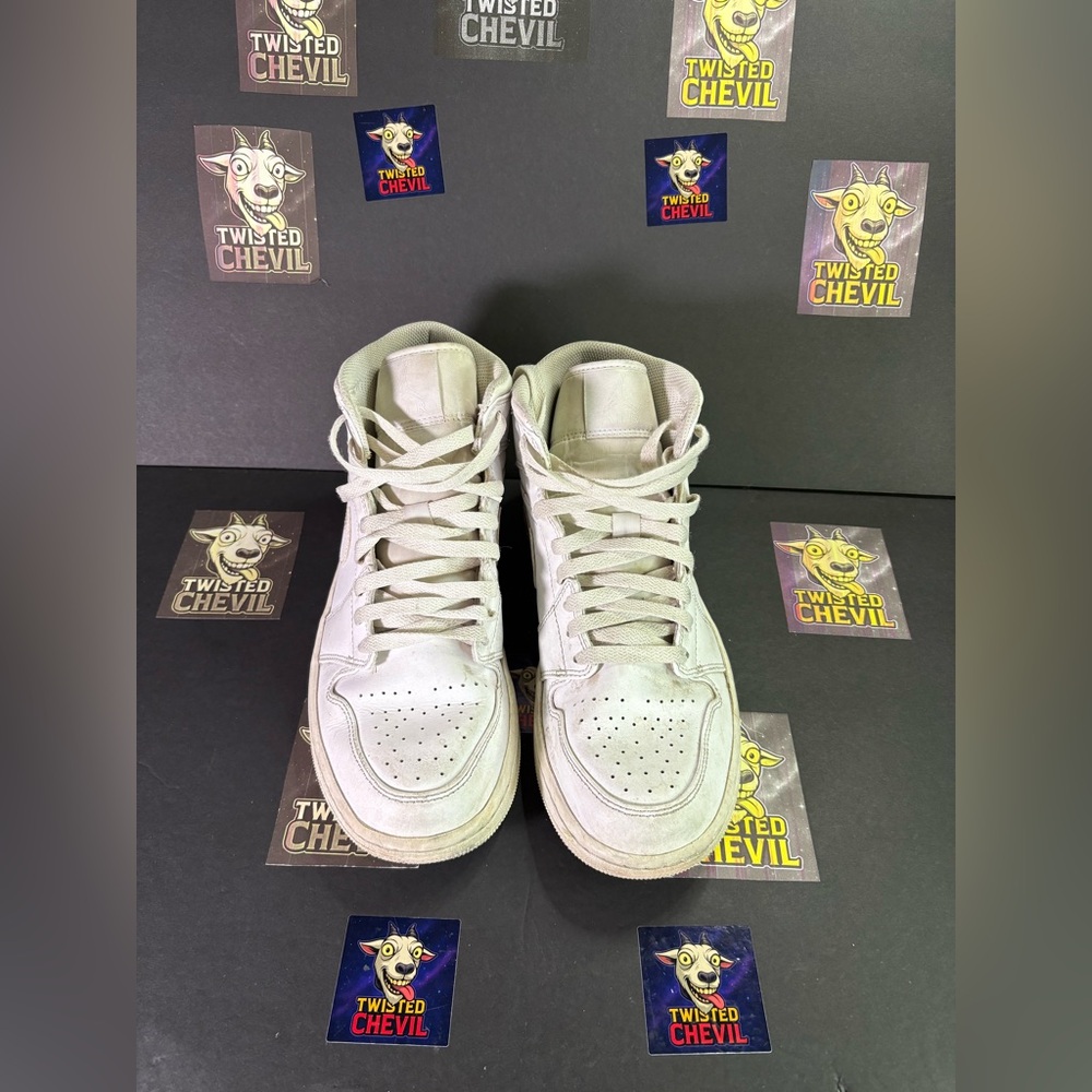 Nike Mens 9.5 Air Jordan 1 Mid 554724-136 Triple White Sneaker Shoes